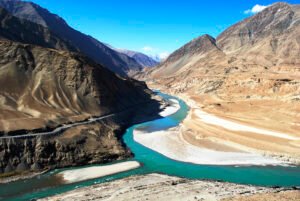 CONFLUENCE_OF_INDUS_RIVER